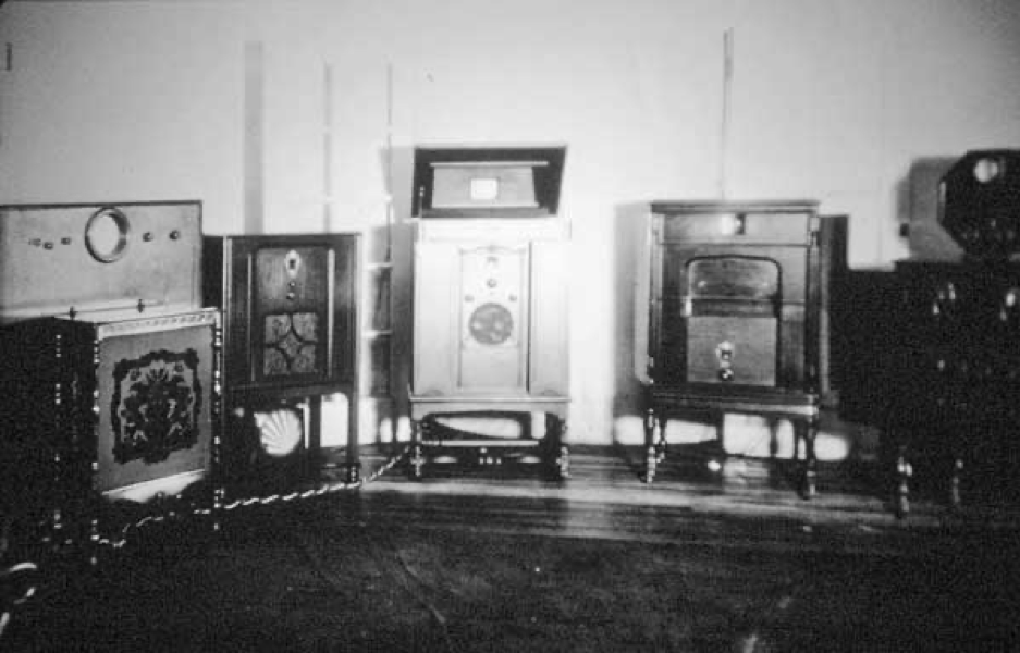 Prohibition era TV showroom